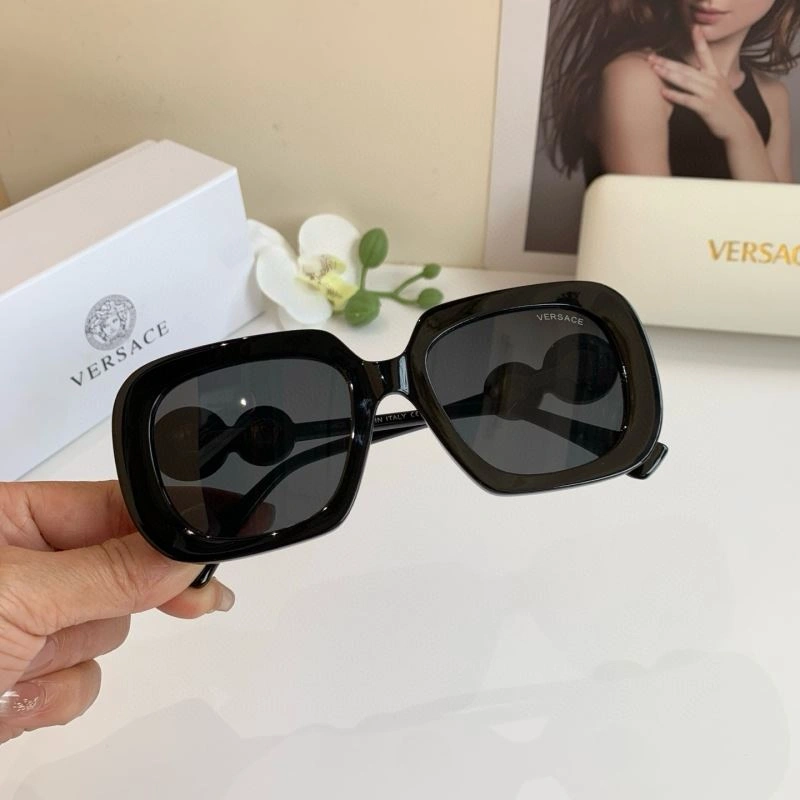 Sustainable Versace Sunglasses 282512
