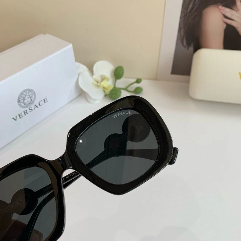 Sustainable Versace Sunglasses 282512