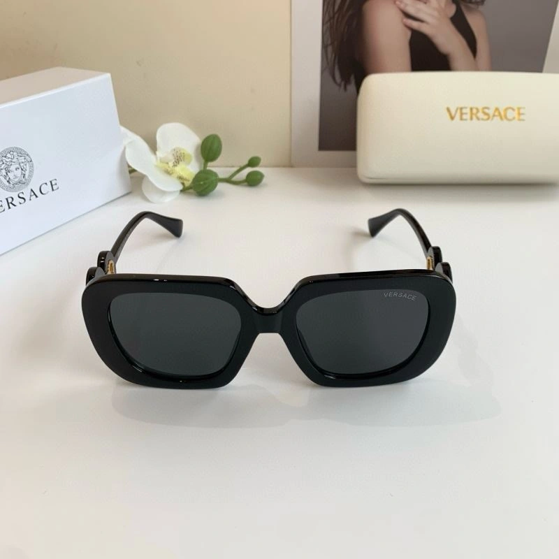 Sustainable Versace Sunglasses 282512