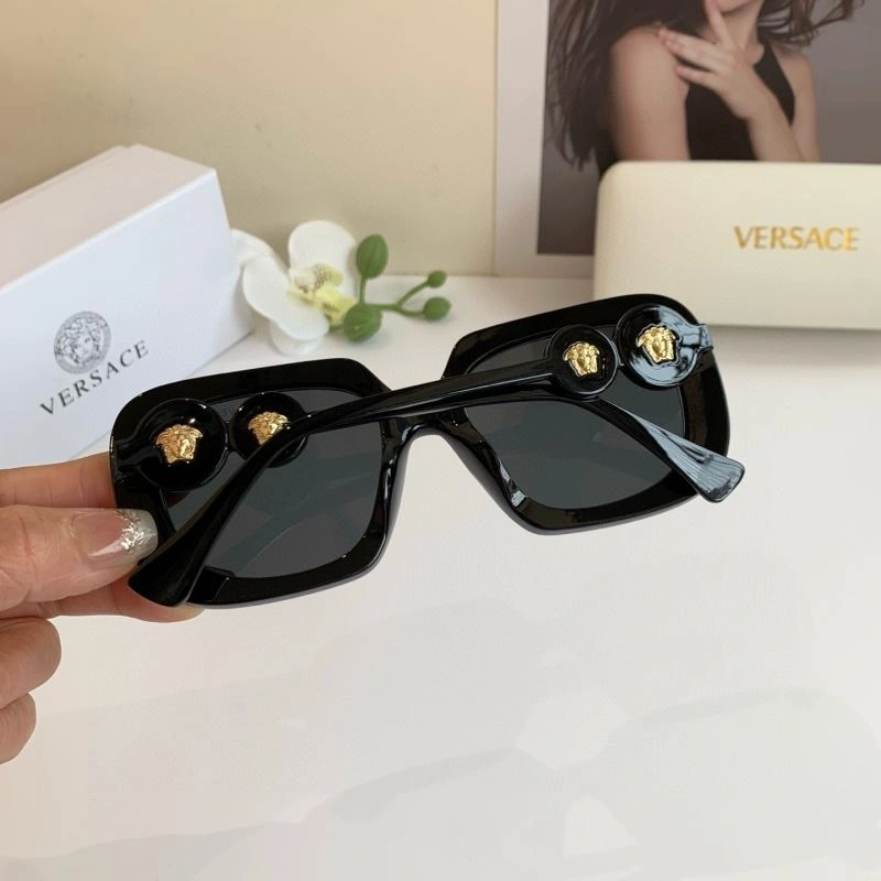 Sustainable Versace Sunglasses 282512
