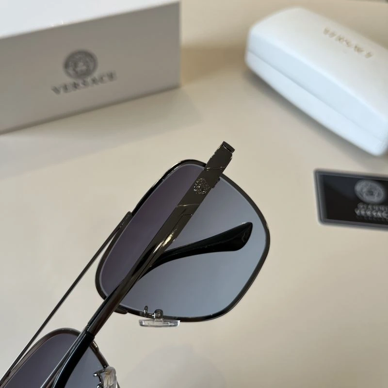 Versatile Versace Sunglasses 282486