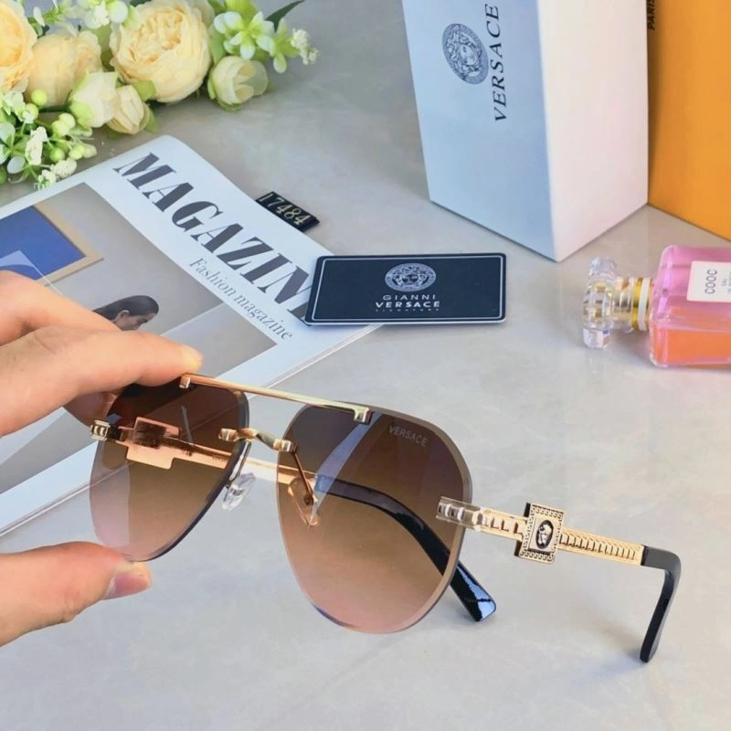 Sporty Versace Sunglasses 282456