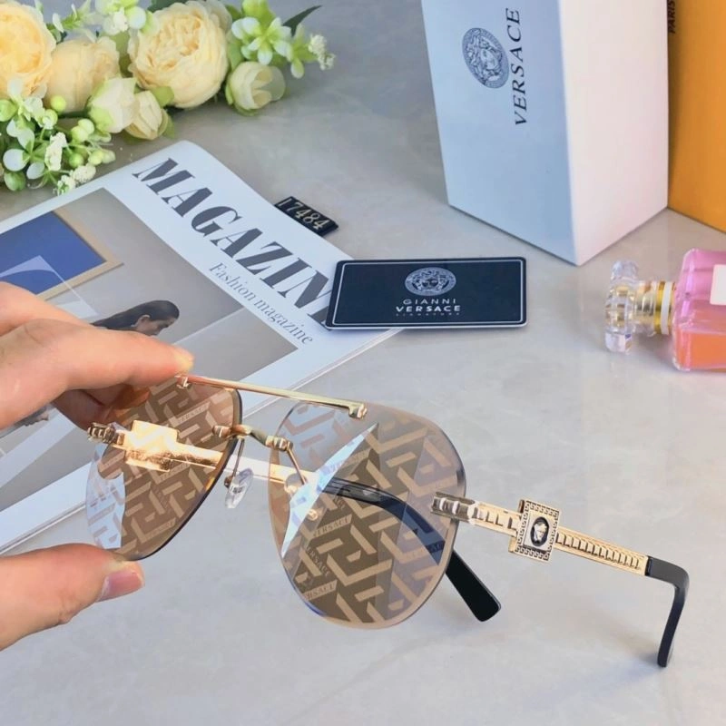 Sporty Versace Sunglasses 282456