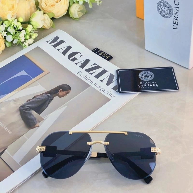 Sporty Versace Sunglasses 282456