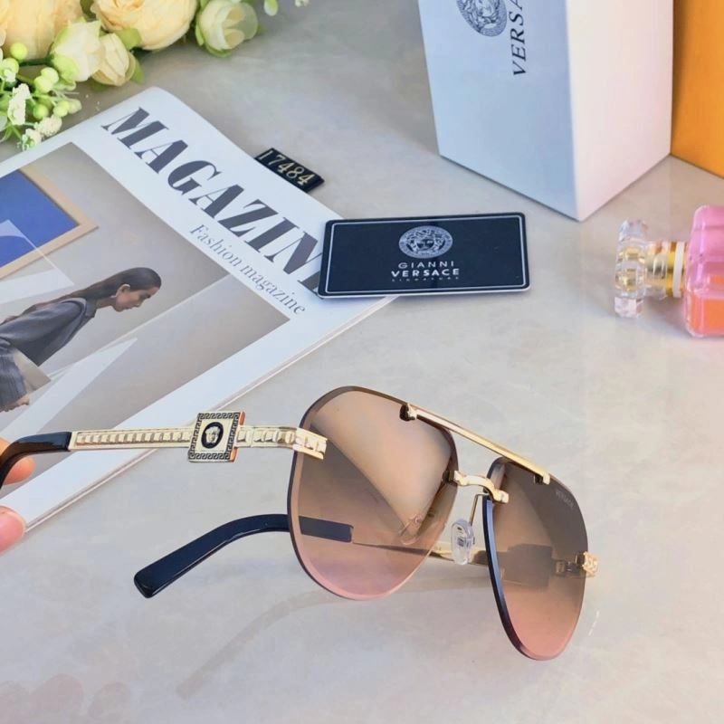 Sporty Versace Sunglasses 282456