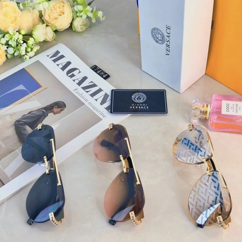 Sporty Versace Sunglasses 282456