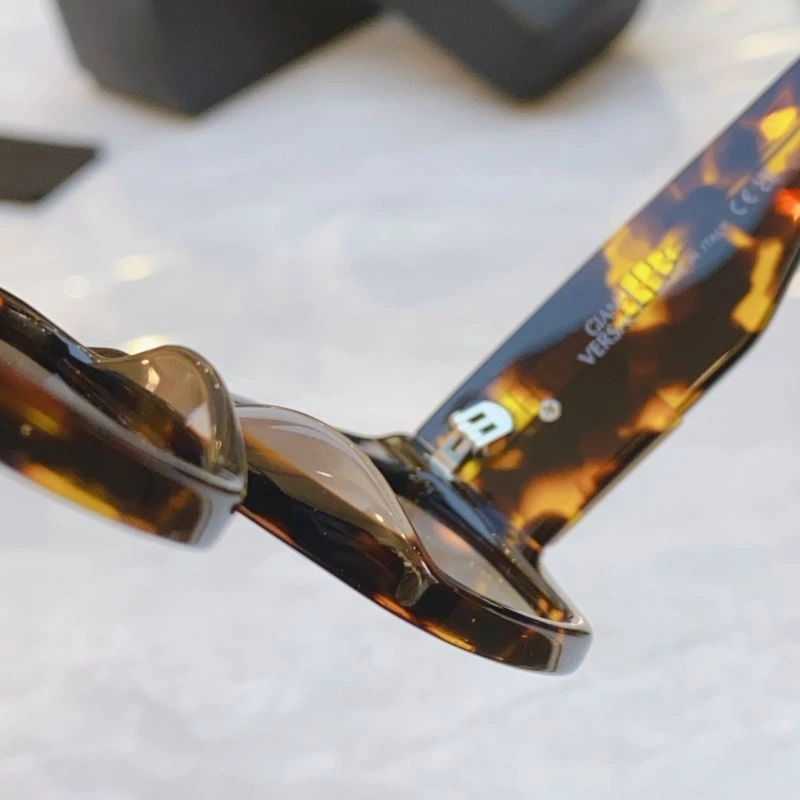 Modern Versace Sunglasses 282600