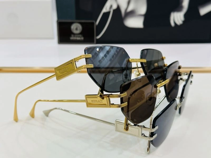 RelaxedFit Versace Sunglasses 282597