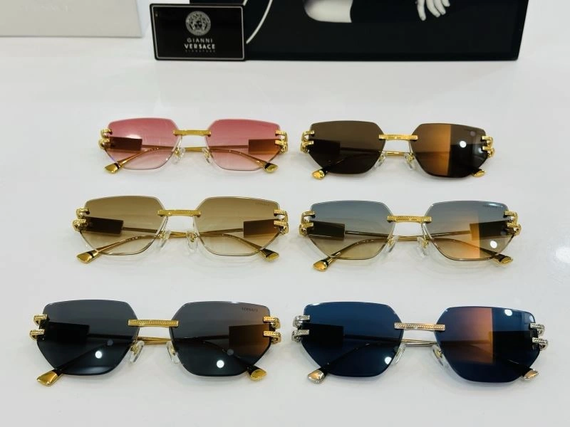 RelaxedFit Versace Sunglasses 282597