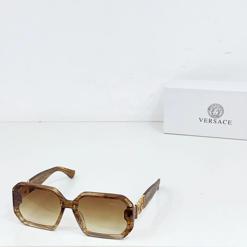 Trendsetting Versace Sunglasses 282587