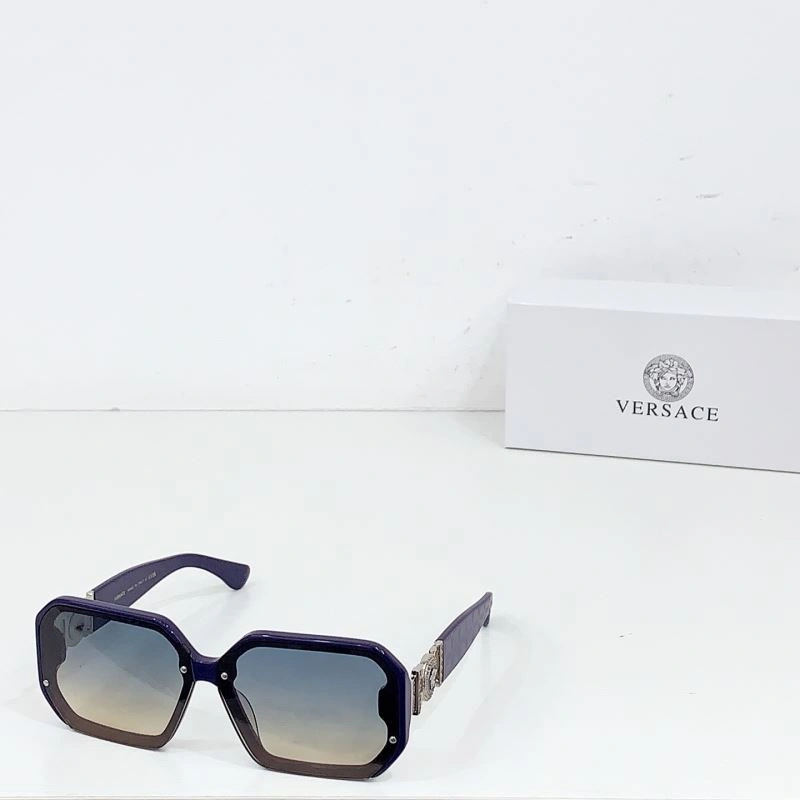 Trendsetting Versace Sunglasses 282587