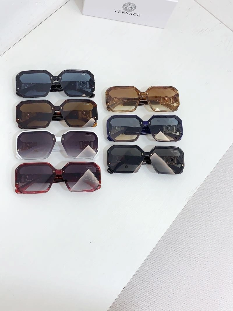 Trendsetting Versace Sunglasses 282587