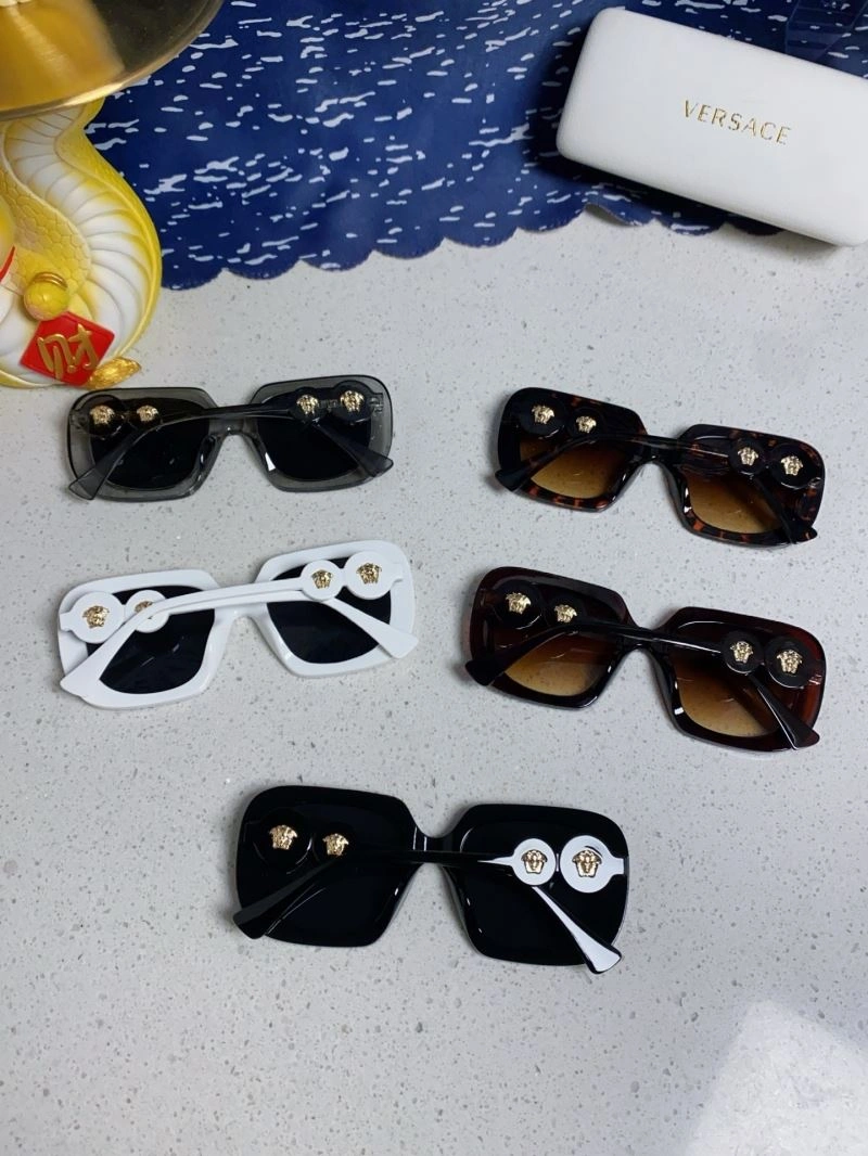 Versace Sunglasses RelaxedFit 282578
