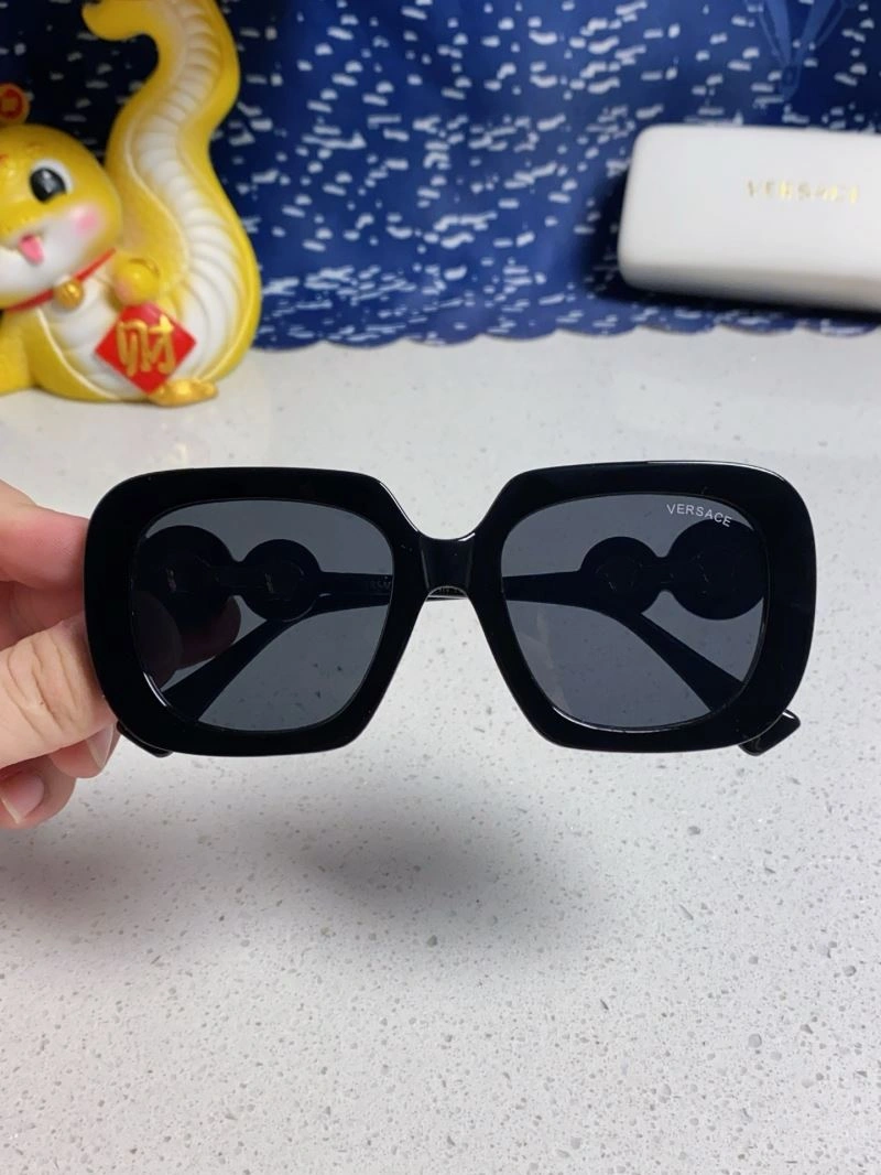 Versace Sunglasses RelaxedFit 282578