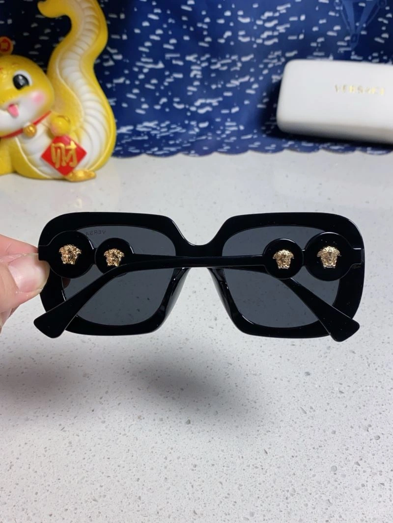 Versace Sunglasses RelaxedFit 282578