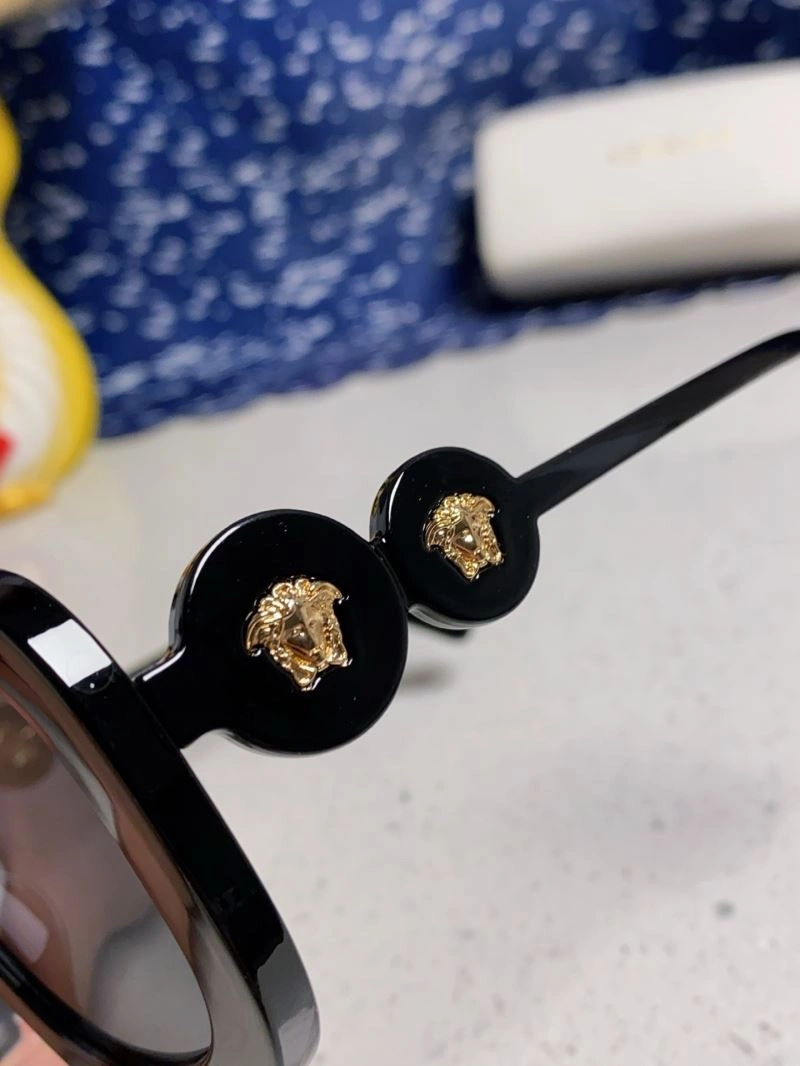 Versace Sunglasses RelaxedFit 282578