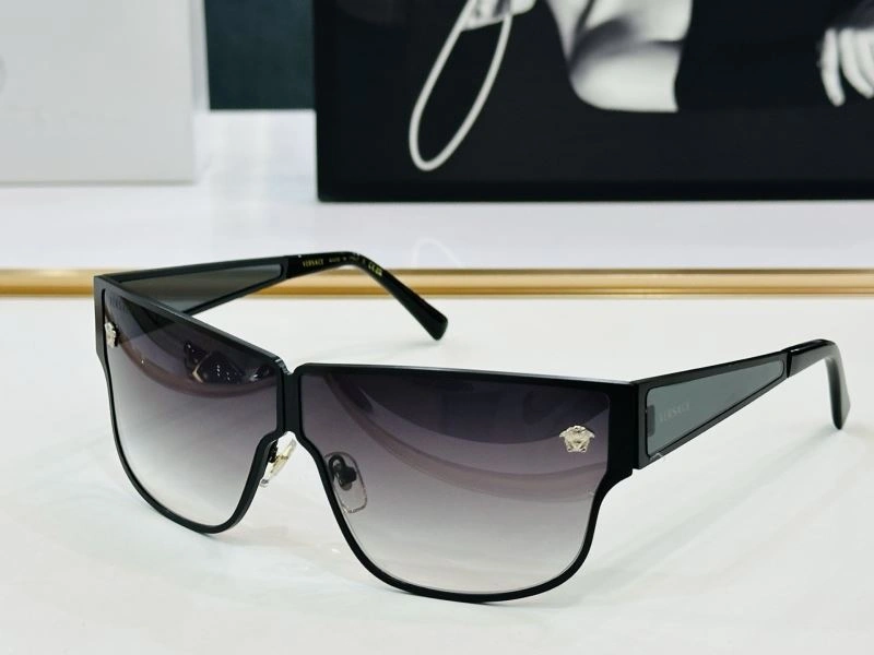 Resilient Versace Sunglasses 282586