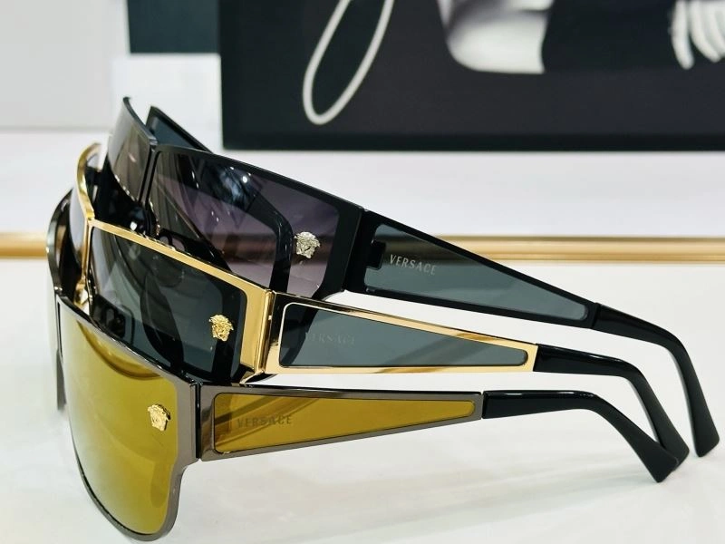 Resilient Versace Sunglasses 282586