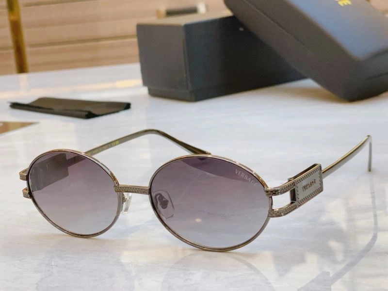 Lightweight Versace Sunglasses 282588