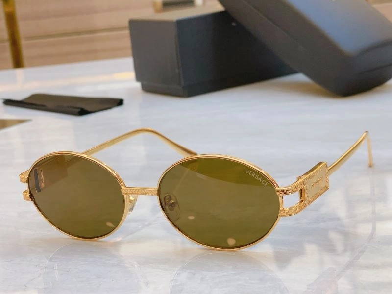 Lightweight Versace Sunglasses 282588