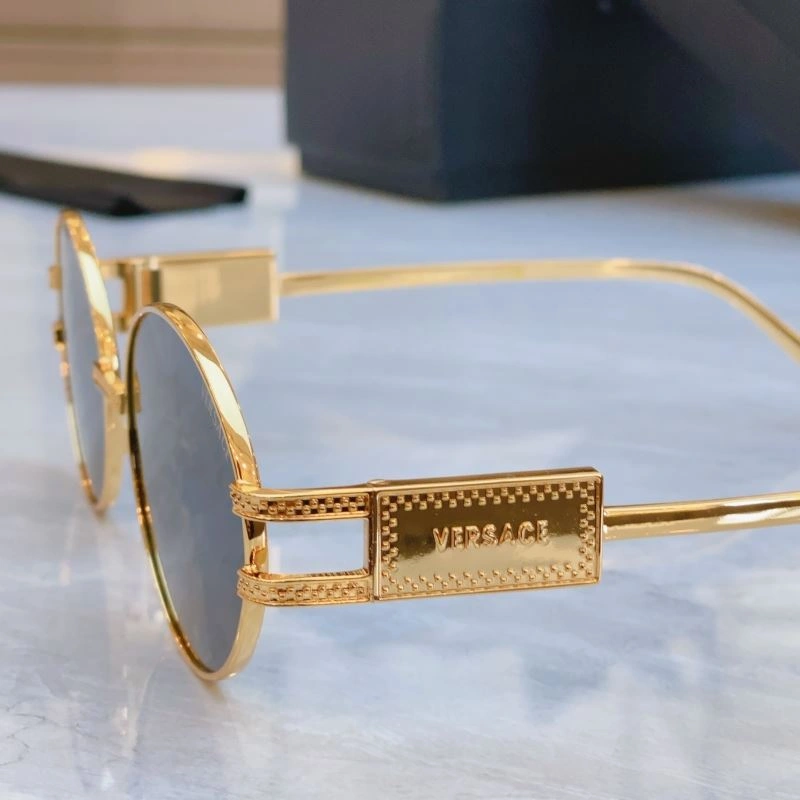 Lightweight Versace Sunglasses 282588