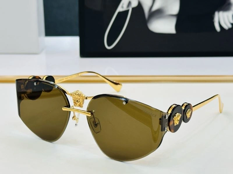 Supportive Versace Sunglasses 282593