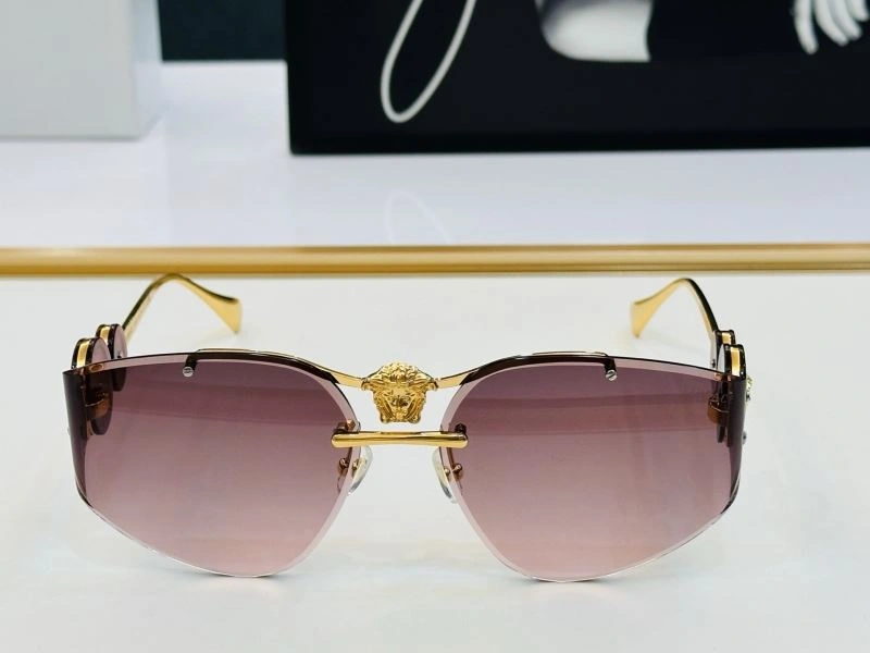 Supportive Versace Sunglasses 282593