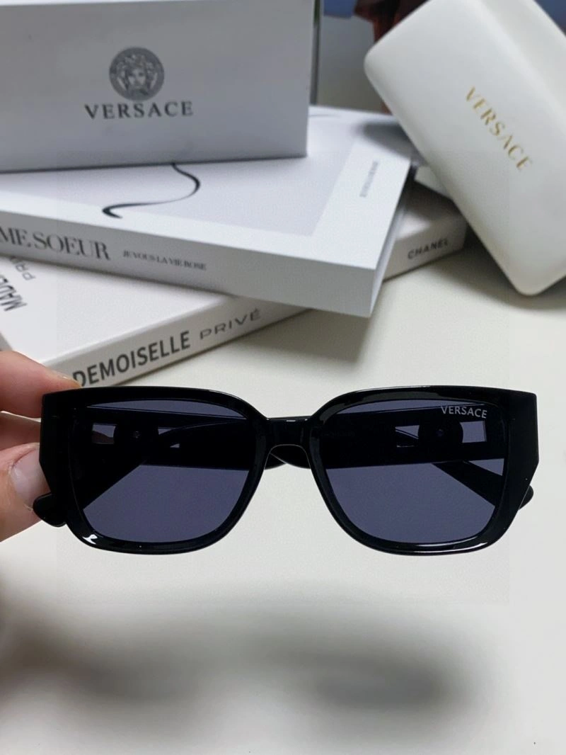 Elegant Versace Sunglasses 282559