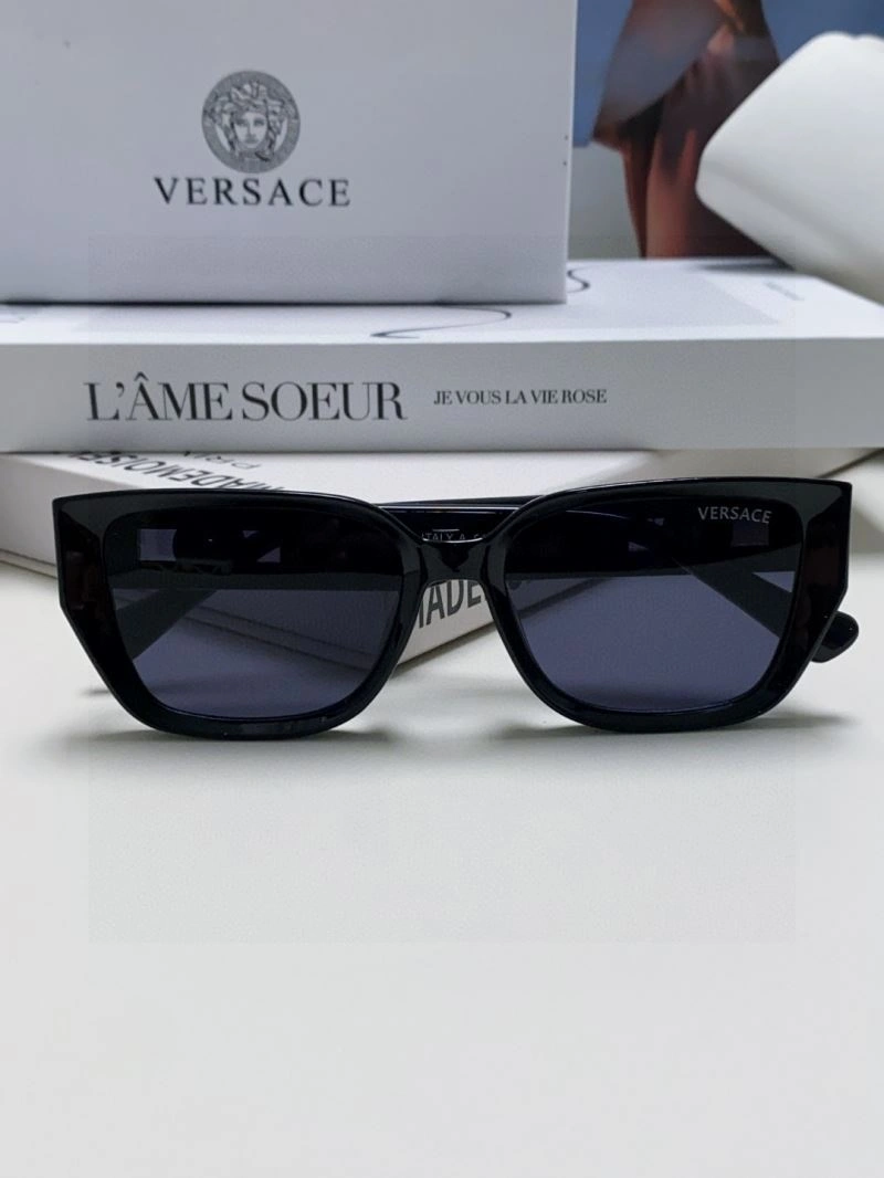 Elegant Versace Sunglasses 282559