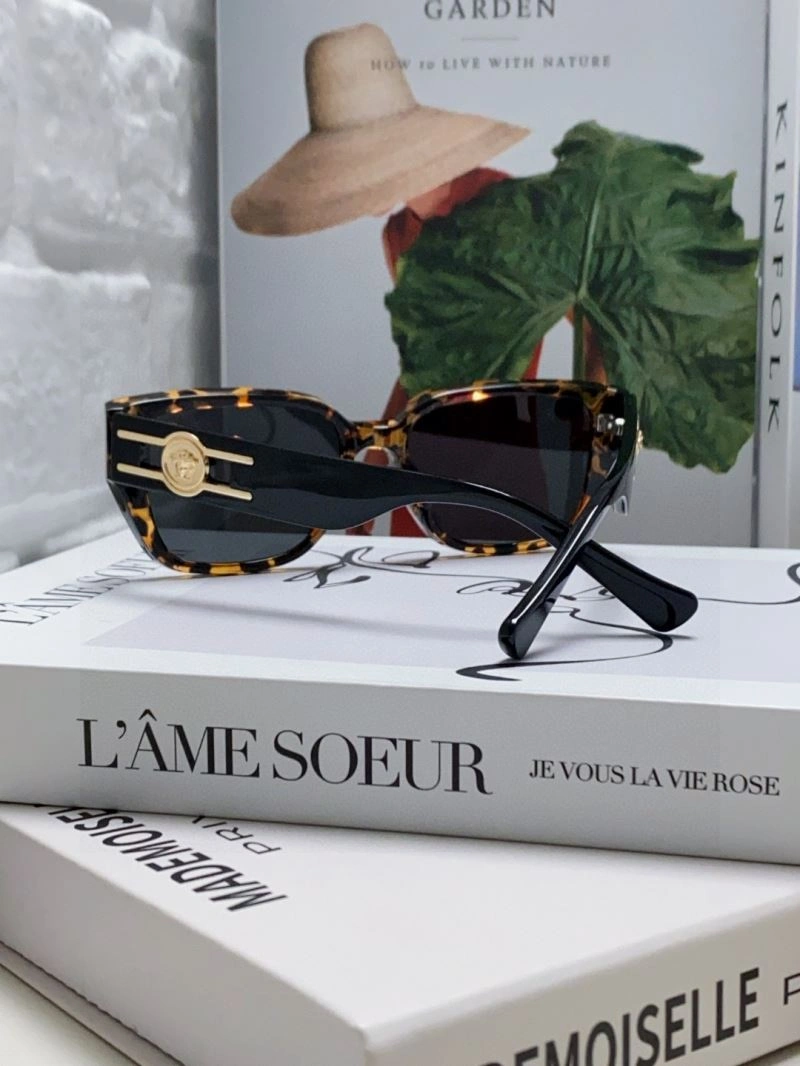 Versace Sunglasses Refined 282558