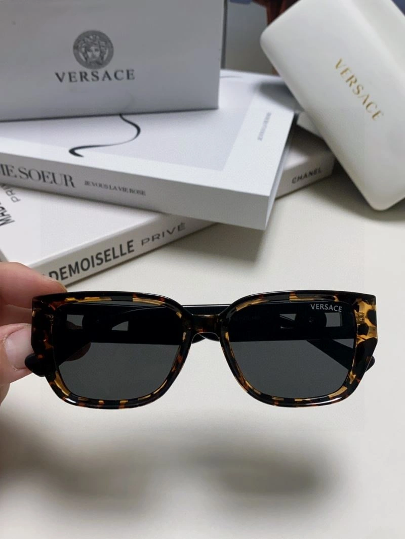 Versace Sunglasses Refined 282558