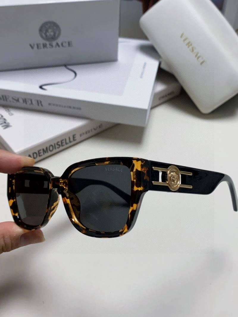 Versace Sunglasses Refined 282558