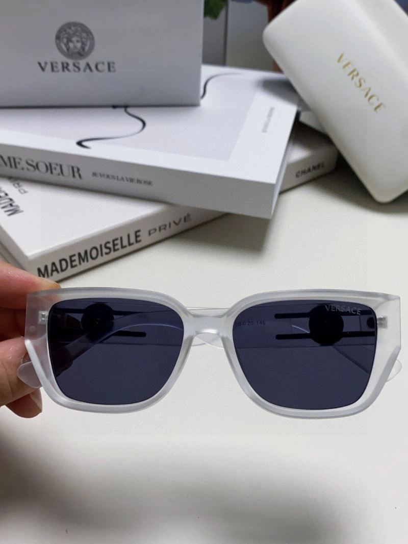 Lightweight Versace Sunglasses 282557