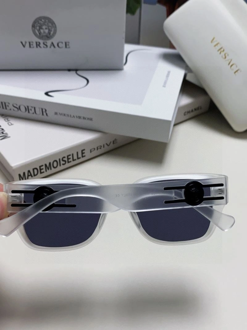 Lightweight Versace Sunglasses 282557