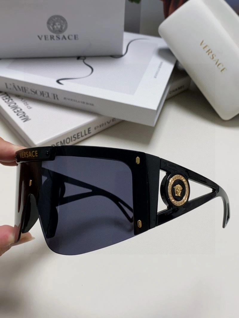 Refined Versace Sunglasses 282550