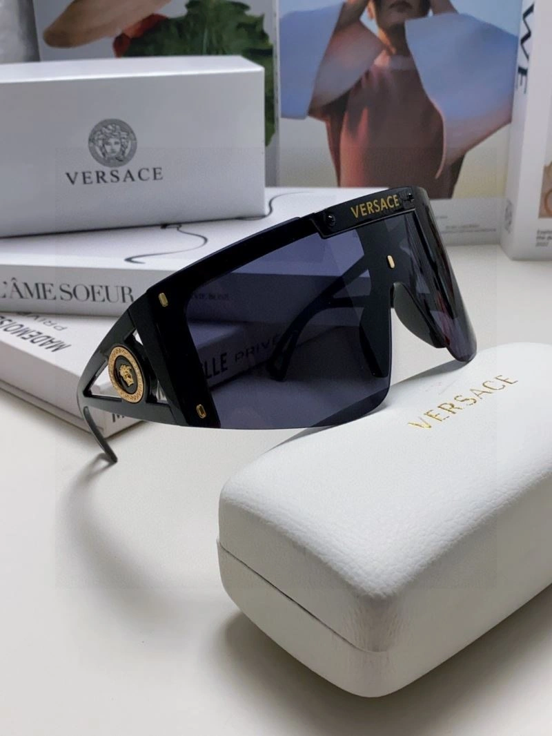 Refined Versace Sunglasses 282550