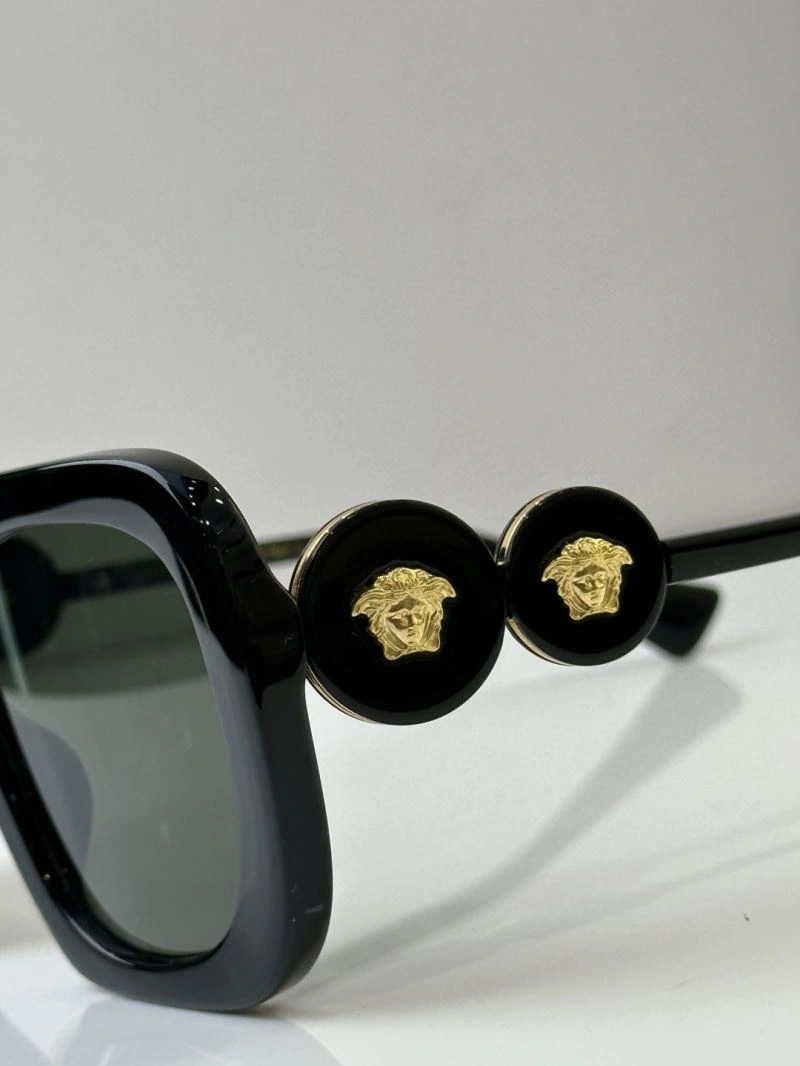 Versace Sunglasses Minimalist 282640