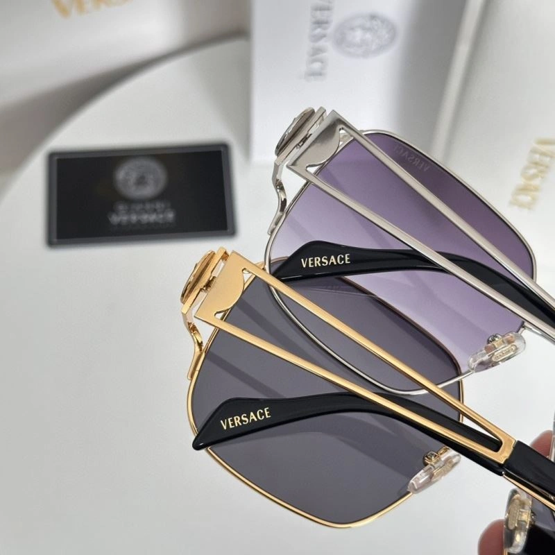 Lightweight Versace Sunglasses 282609