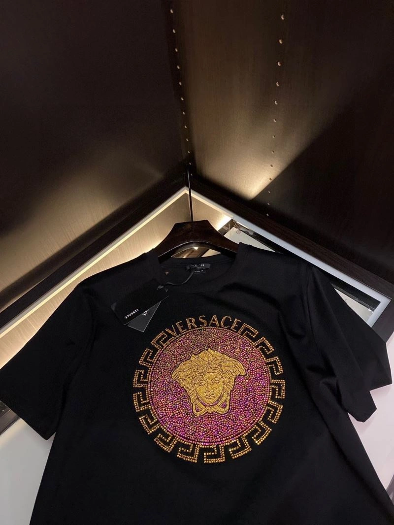 Trendsetting Versace T-Shirts 175640