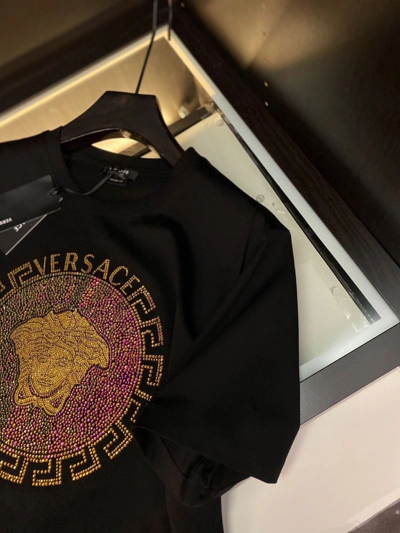 Trendsetting Versace T-Shirts 175640
