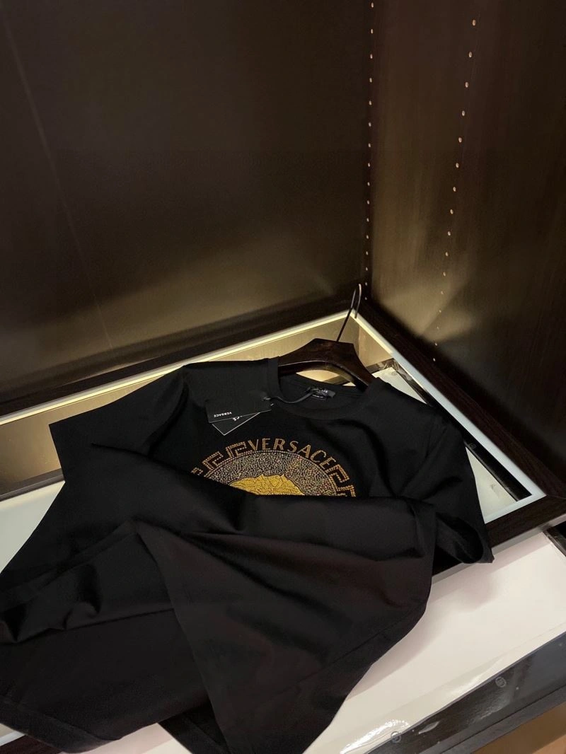 Trendsetting Versace T-Shirts 175640