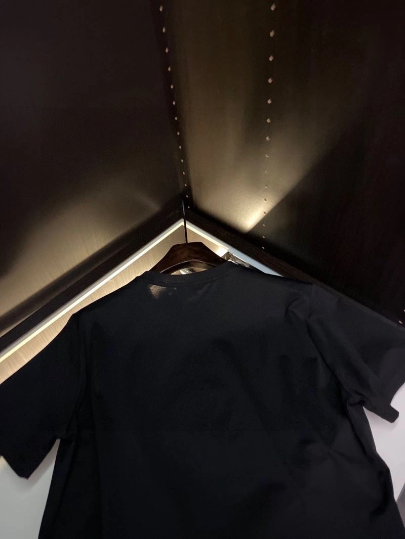 Trendsetting Versace T-Shirts 175640