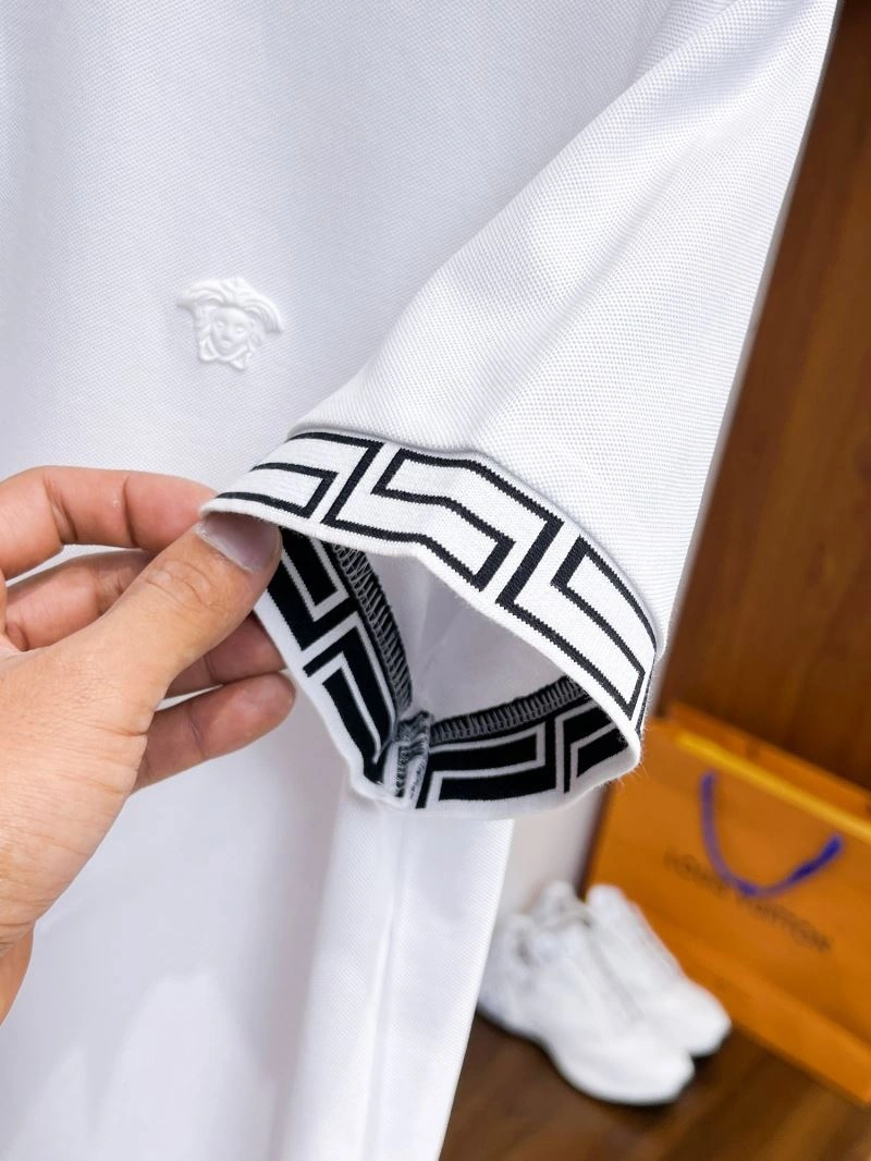WellDesigned Versace T-Shirts 175596