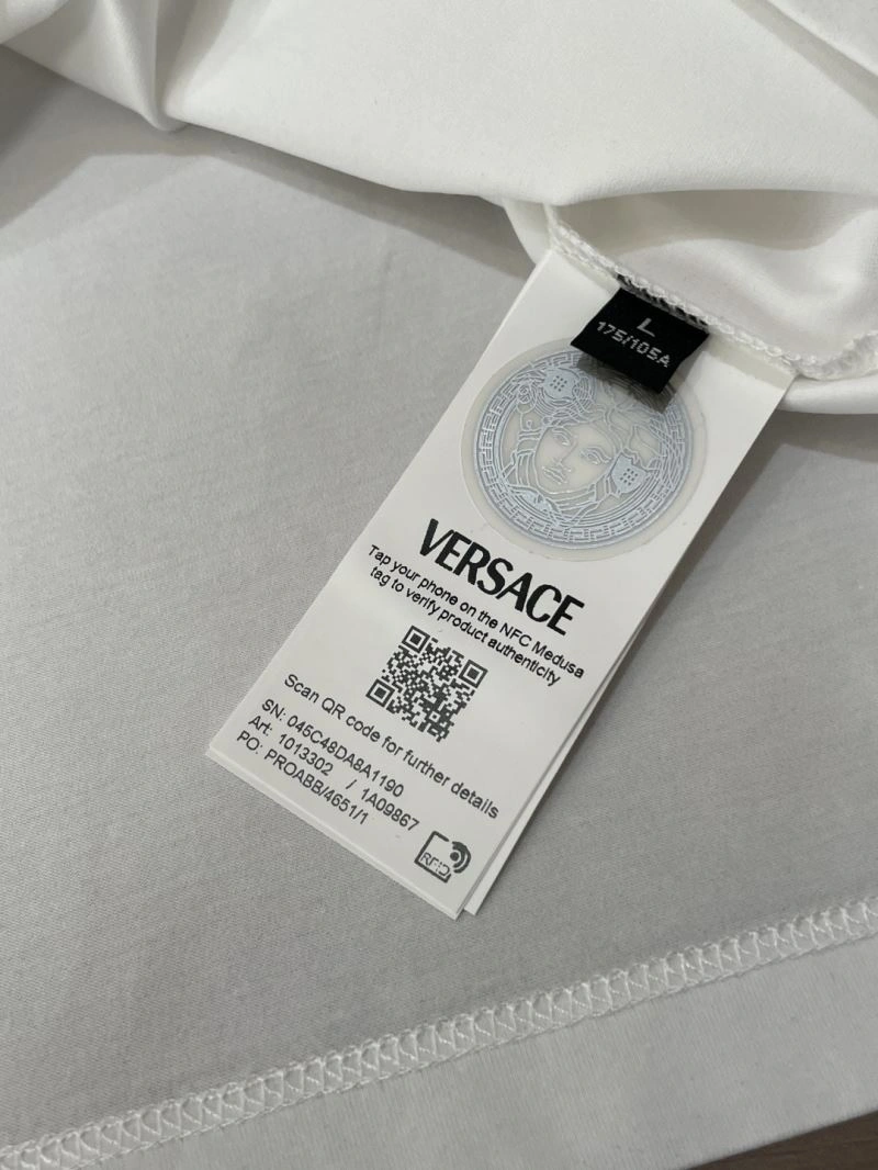 Versace T-Shirts Vibrant 175476