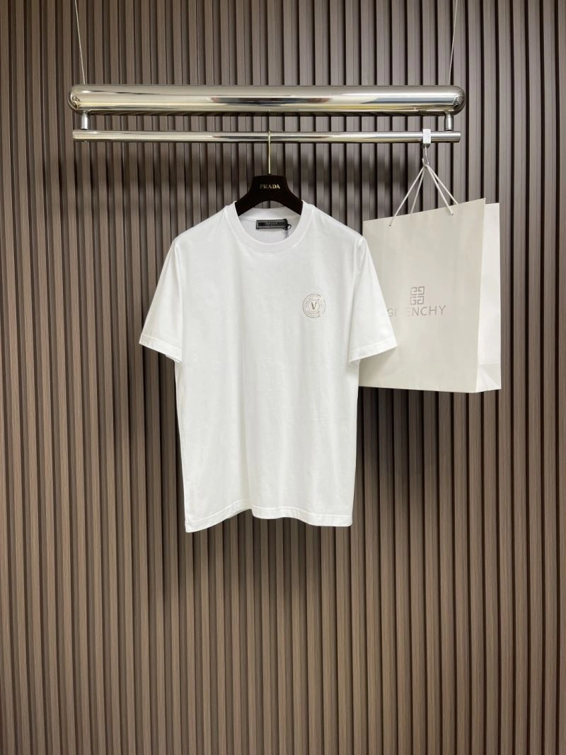 Sleek Versace T-Shirts 175473