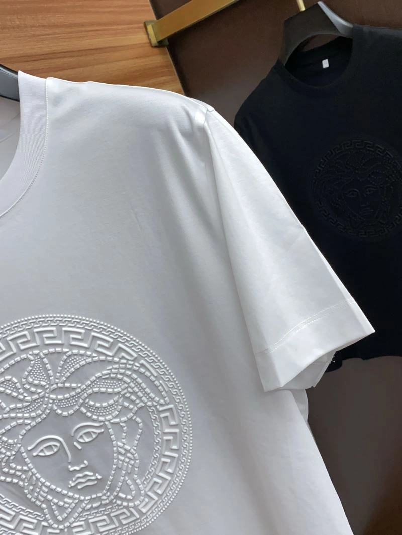 Fashionable Versace T-Shirts 175444