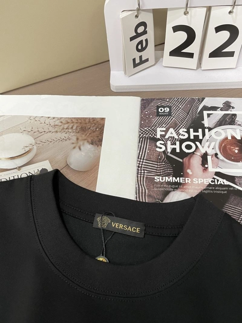 Versace T-Shirts Lightweight 175365