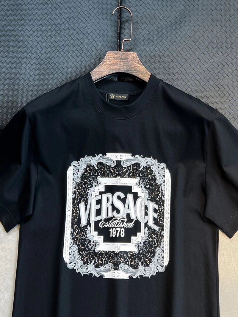 Durable Versace T-Shirts 175338