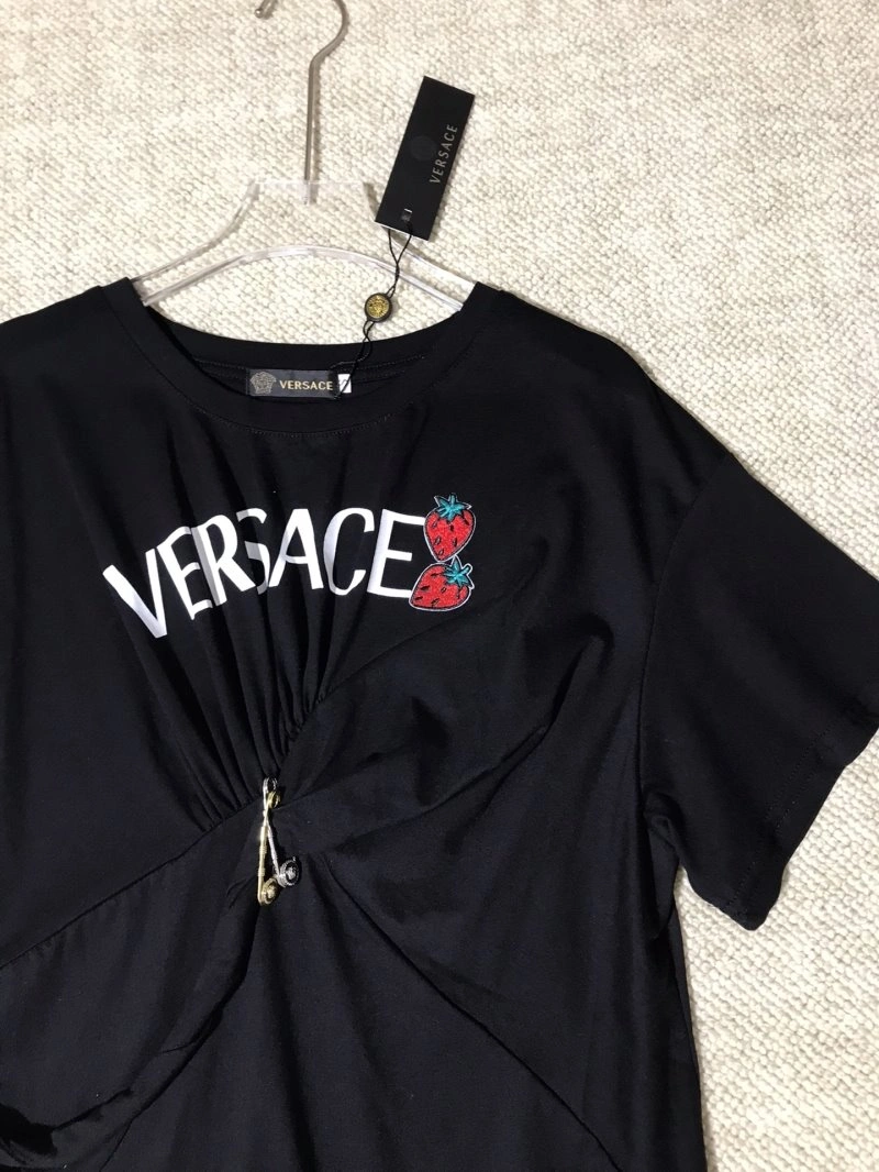 Trendsetting Versace T-Shirts 175031