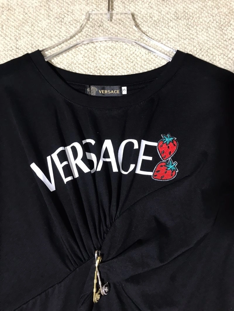 Trendsetting Versace T-Shirts 175031